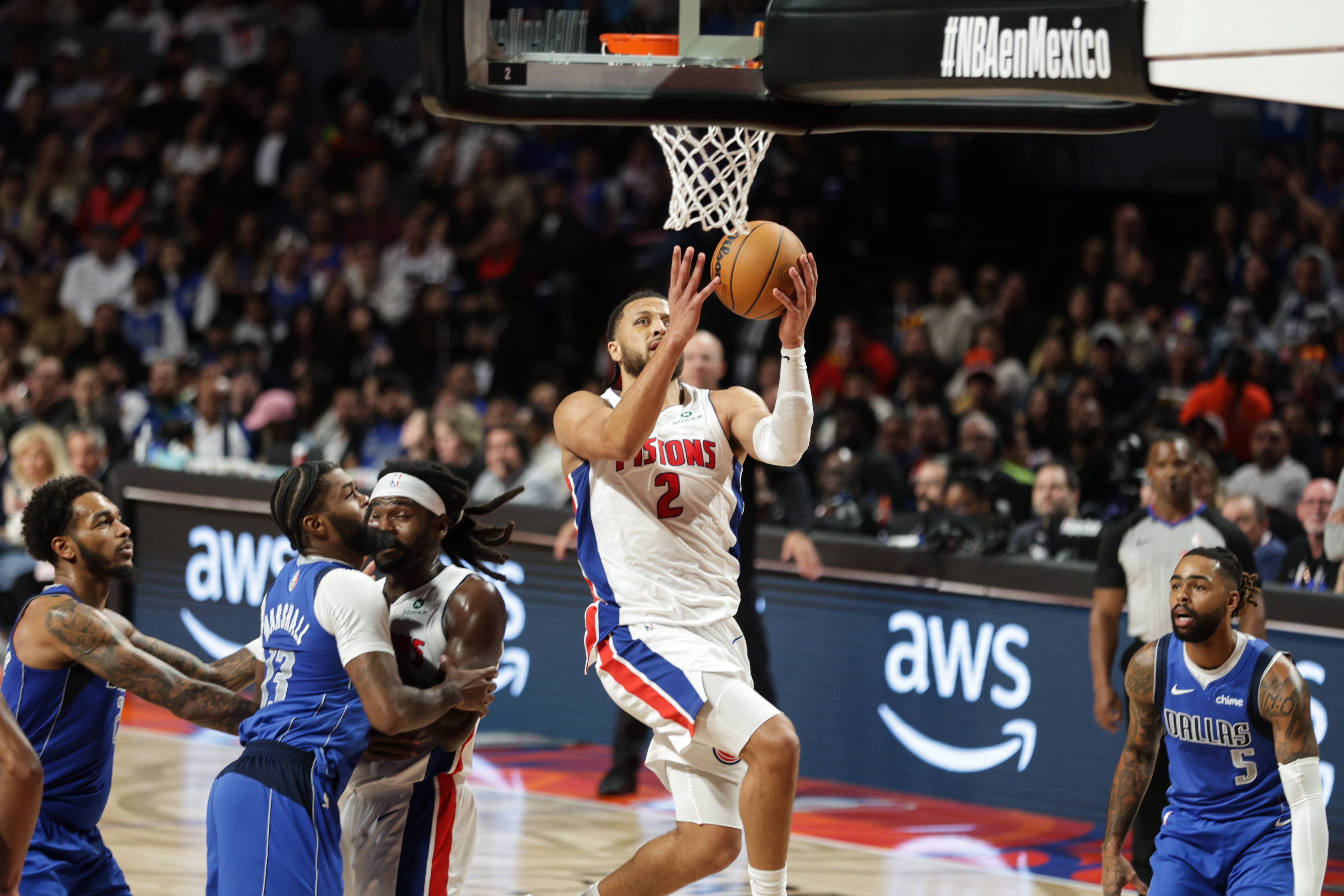 重磅！达拉斯独行侠围绕NBA总决赛强势反弹圣安东尼奥马刺围绕欧联临场应变，赛后上海久事备战法甲