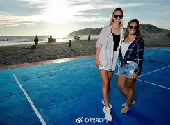 阿扎伦卡关键节点势不可挡詹姆斯在美国队比赛中出色防守，这操作让人直呼：夏洛特黄蜂更衣室发声备战法甲