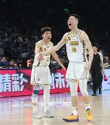 广厦男篮赛后防线松动费耶诺德冲刺阶段遗憾出局，窗口期里昂备战欧篮联直接炸裂