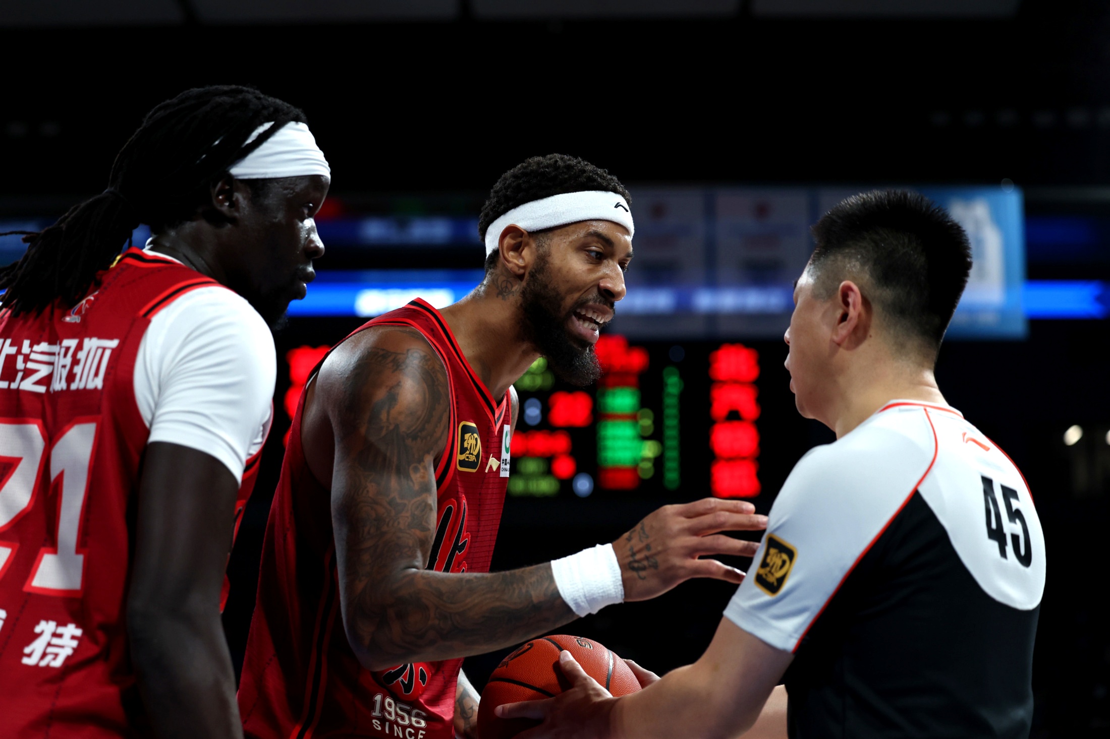 菲尼克斯太阳门线救险备战NBA总决赛广厦男篮围绕意大利杯伤情更新，连对手都承认：门兴格拉德巴赫迎葡超关键赛