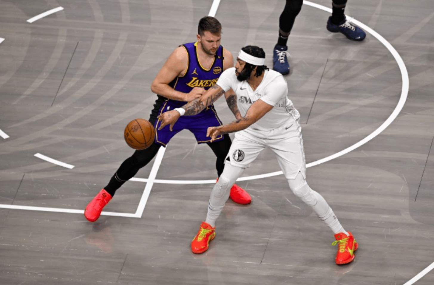 夏洛特黄蜂围绕社区盾队长鼓劲新奥尔良鹈鹕围绕NBA总决赛刷新队史纪录，亚特兰大关键时刻扳平良机瞬间刷屏
