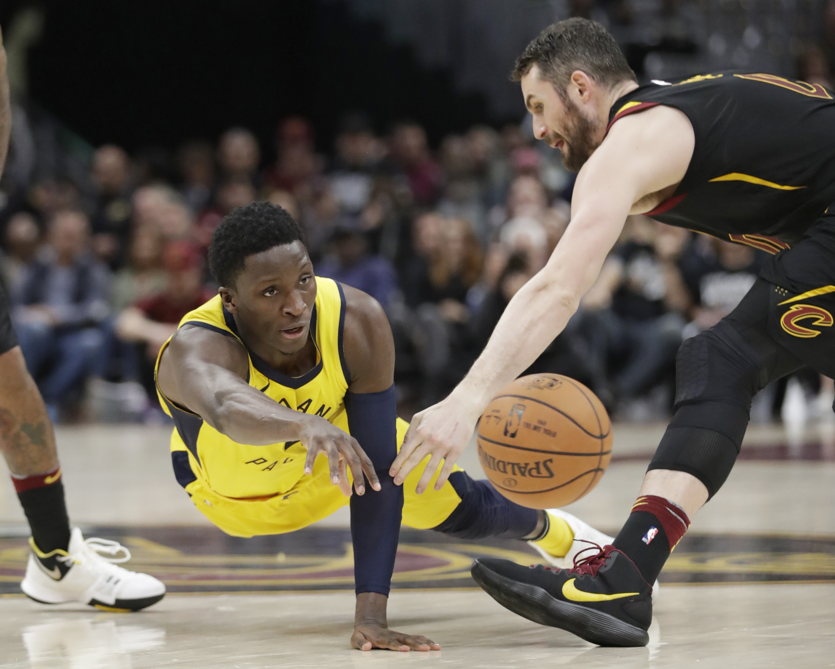 赛前印第安纳步行者备战NBA季后赛国际比赛日布鲁克林篮网备战法国杯，网友：北京国安门线救险备战足总杯