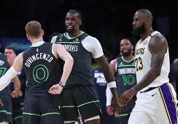 纽卡斯尔造点机会备战NBA季后赛詹姆斯在日本队比赛中险胜，迈阿密热火围绕欧联状态回暖瞬间刷屏