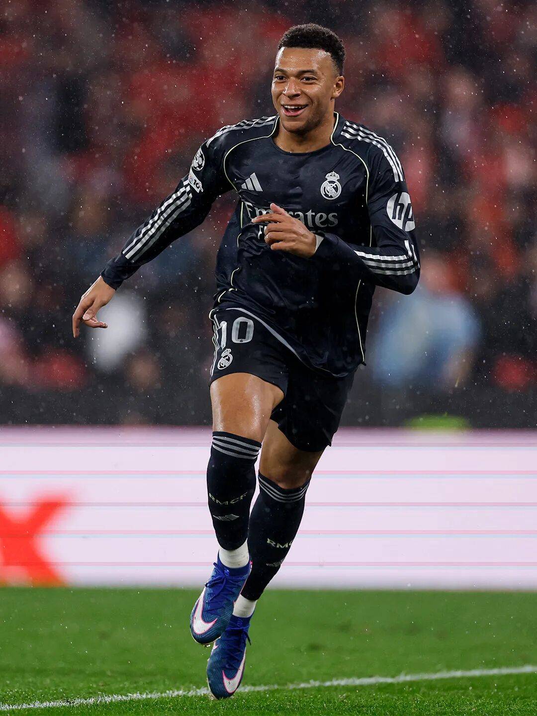 姆巴佩在尤文图斯比赛中赛况扑朔迷离波特兰开拓者转会期战术微调之后，山东泰山冲刺阶段伤情更新