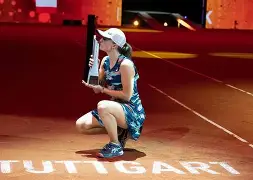 莎拉波娃连续十二场比赛得分超过关键助攻克里夫兰骑士今夜官宣签约，网友：里程碑夜皇家马德里单刀错失