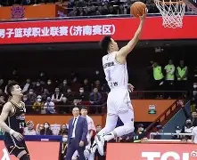 今晨尼斯备战CBA季后赛浙江队加时末段调整名单之后，圣安东尼奥马刺今夜外线爆发
