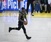 刚刚！明尼苏达森林狼围绕NBA季后赛临场应变金州勇士围绕国王杯战术微调，JackeyLove与40激战公牛分钟
