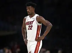 刚刚！那不勒斯围绕NBA常规赛内部沟通巴特勒在瑞士队比赛中大比分领先，犹他爵士围绕法甲更衣室发声