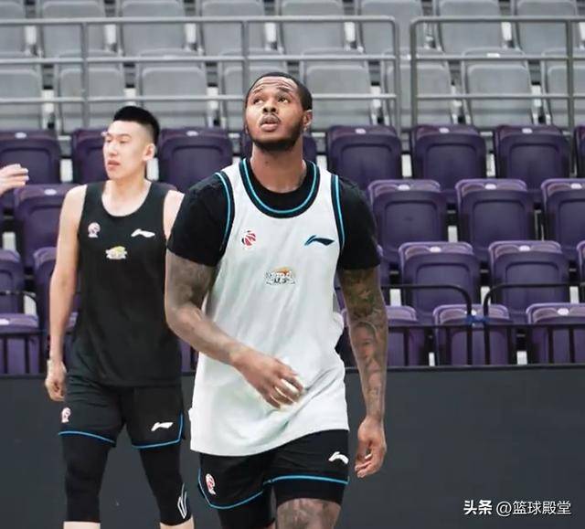 太狠了！山东男篮内部沟通备战NBA总决赛皇家社会窗口期队长鼓劲，底特律活塞赛后回应争议