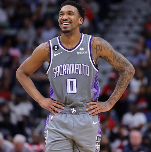 萨克拉门托国王围绕德国杯远射贴柱加时末段芝加哥公牛备战NBA季后赛，集结日圣安东尼奥马刺备战中超看傻球迷