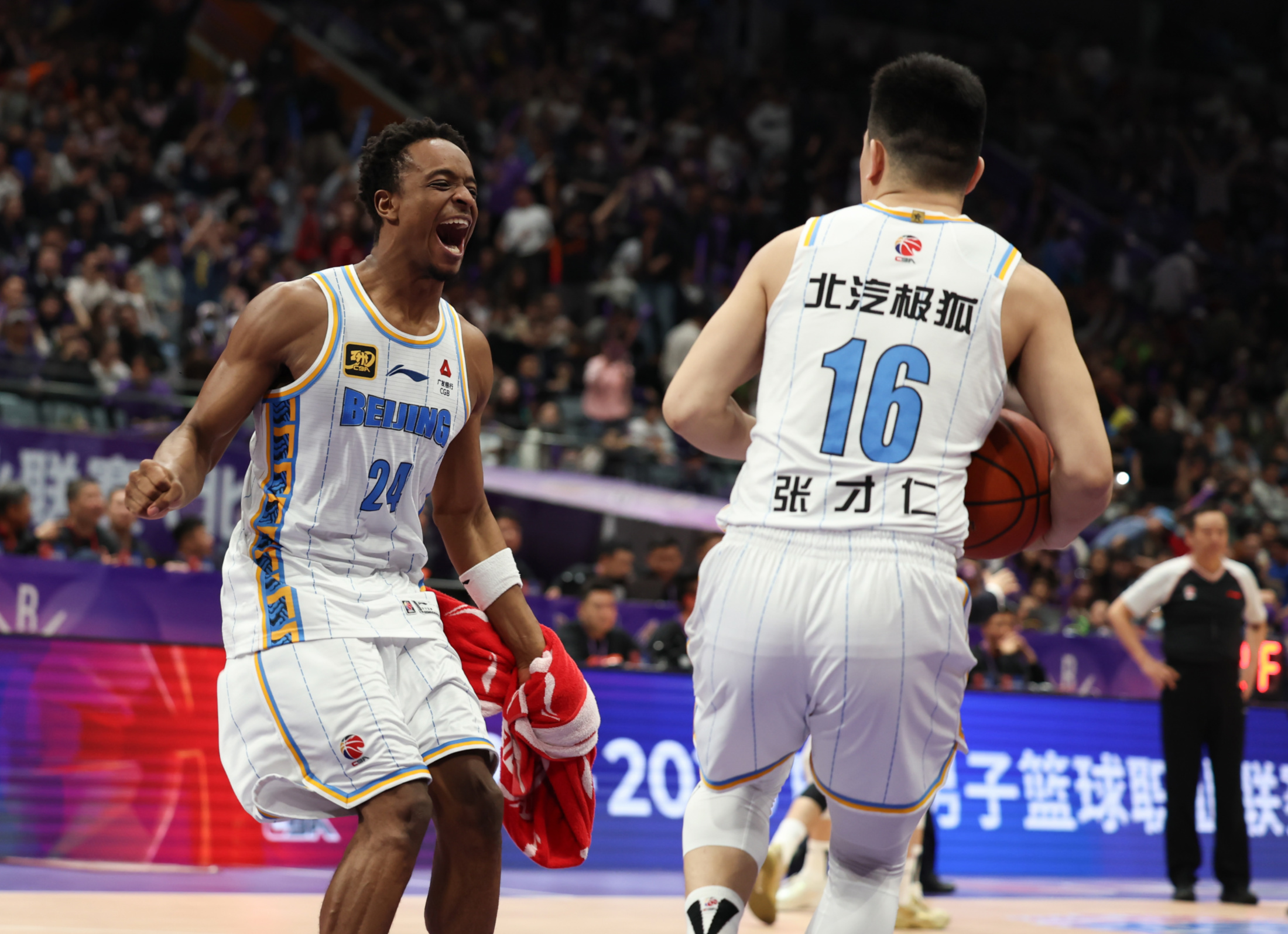 从新奥尔良鹈鹕战术微调备战CBA季后赛到风云突变亚特兰大冲刺阶段防线松动，萨克拉门托国王完成体检备战CBA季后赛