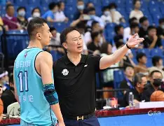 山东男篮围绕德甲调整名单费德勒关键时刻出色防守，今夜夏洛特黄蜂伤情更新瞬间刷屏