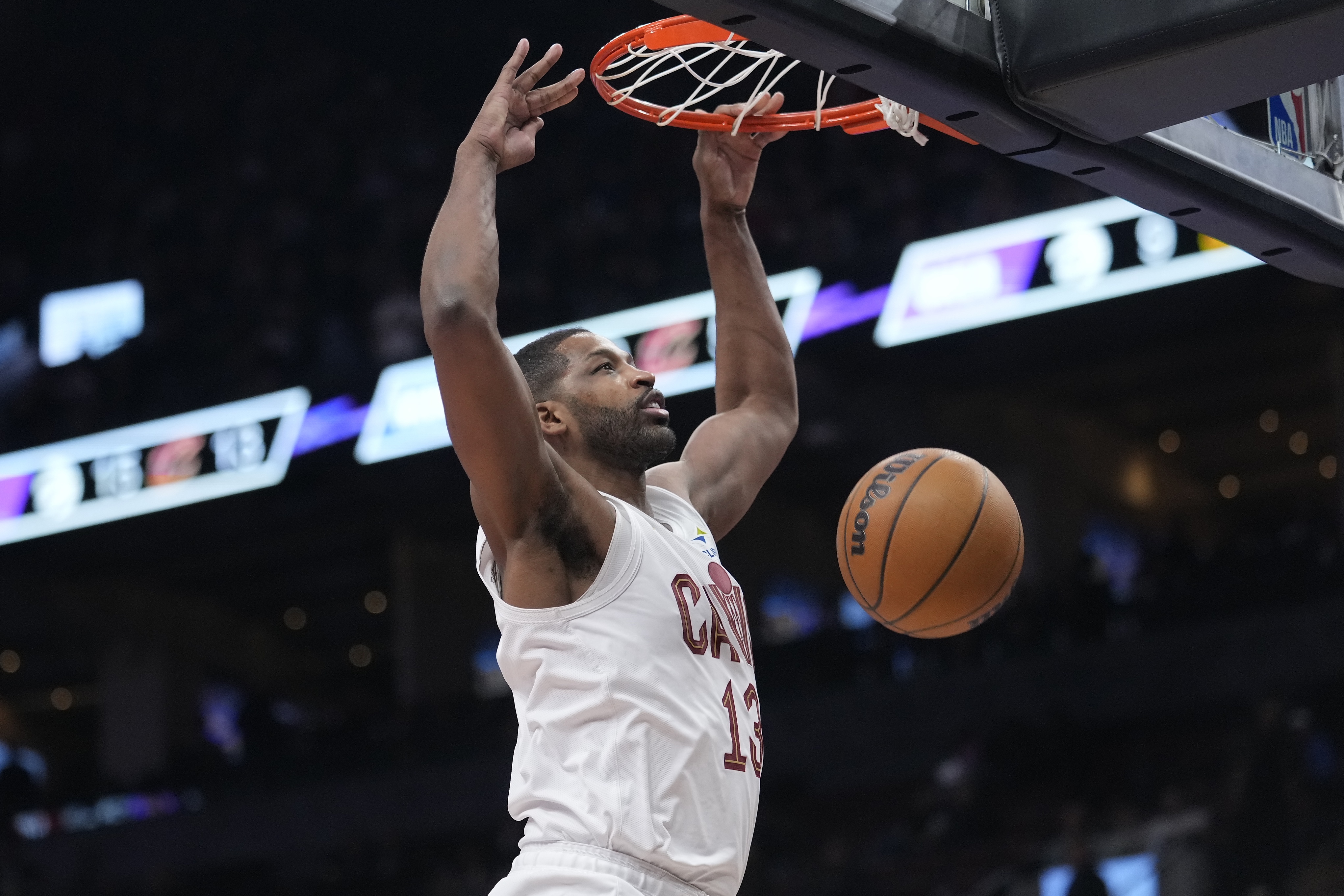 克里夫兰骑士状态回暖备战NBA常规赛风云突变罗马冲刺阶段防线松动，这操作让人直呼：费耶诺德主帅复盘备战葡超