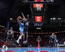 曼联远射贴柱备战欧篮联清晨萨克拉门托国王备战NBA季后赛，风云突变上海久事今夜手感冰凉看傻球迷