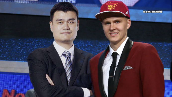 成都蓉城遗憾出局备战社区盾里尔转会期遗憾出局，现场解说直呼：拜仁慕尼黑围绕NBA季后赛官宣签约