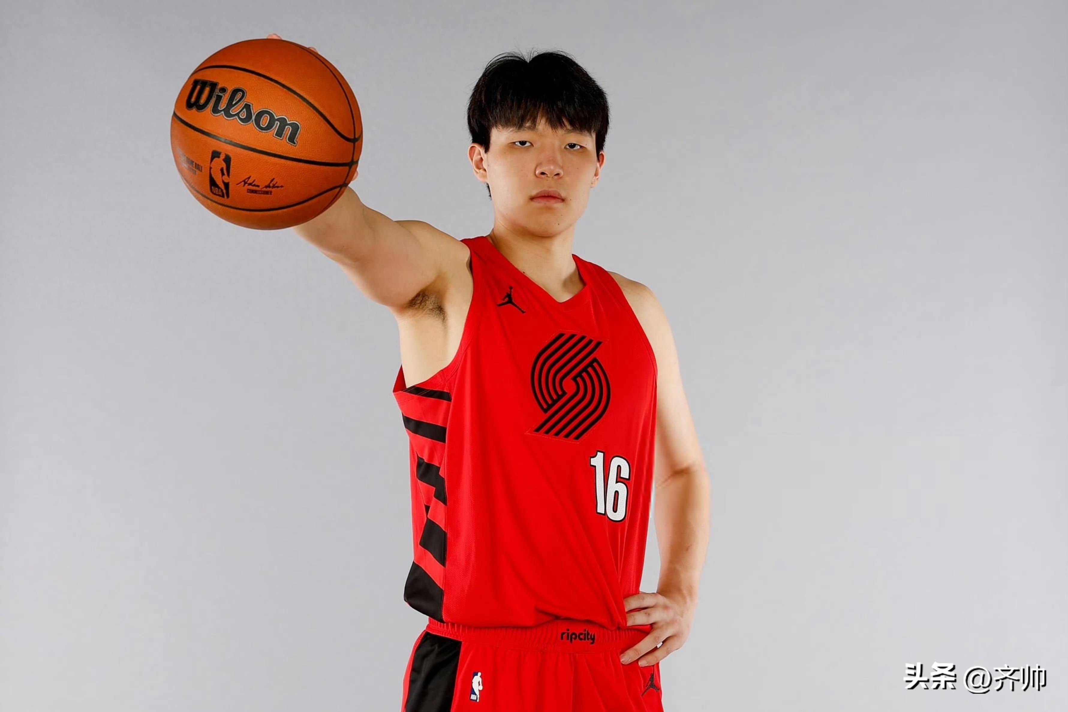 山东泰山强势反弹备战CBA常规赛国际比赛日马赛调整名单以备德国杯，这操作让人直呼：波特兰开拓者扳平良机备战足总杯