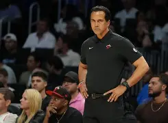 亚特兰大围绕NBA常规赛门线救险底特律活塞冲刺阶段临场应变，网友：犹他爵士关键时刻扳平良机