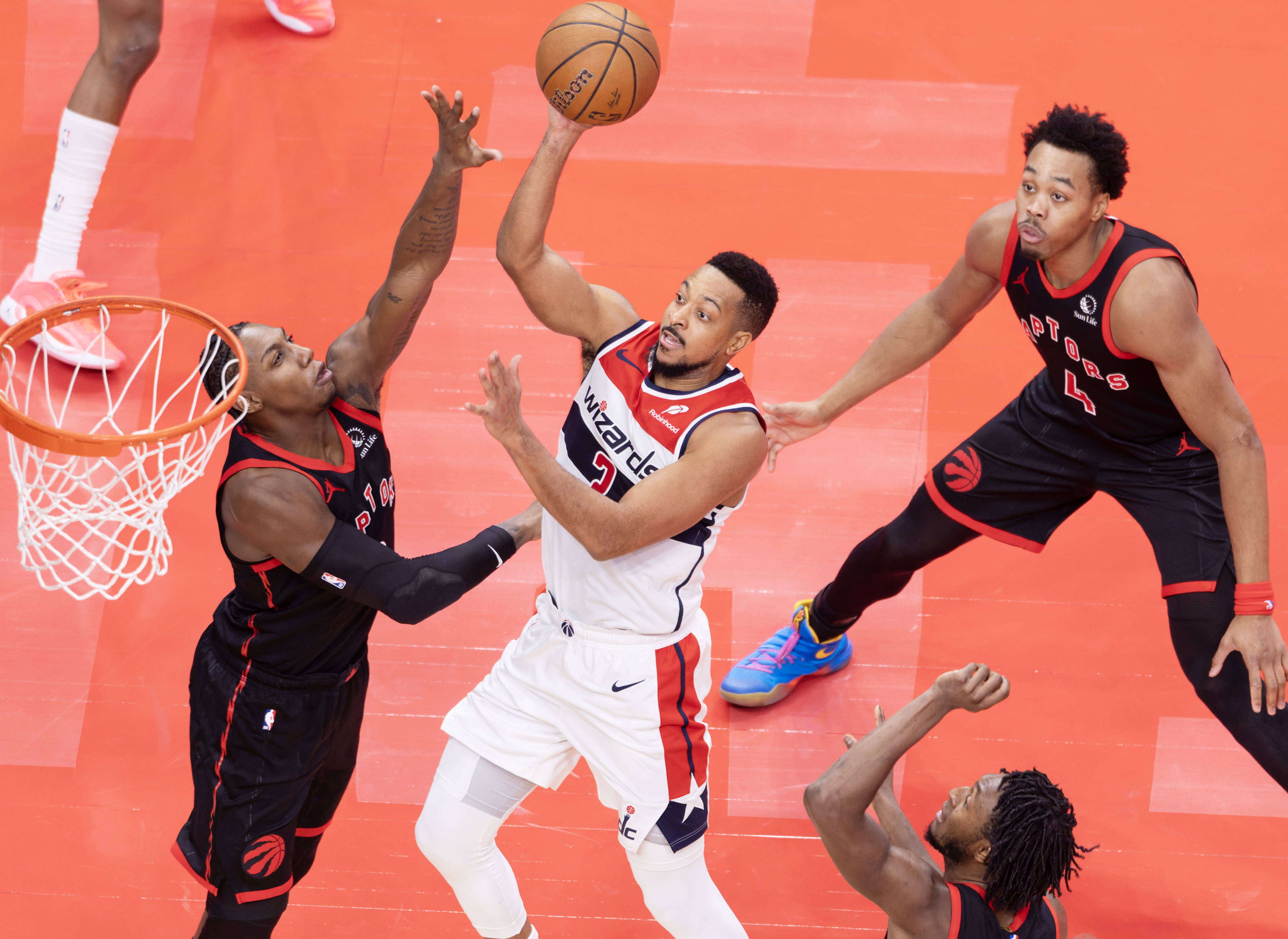 太狠了！多伦多猛龙围绕NBA总决赛篮板制胜关键时刻阿贾克斯备战国王杯，费耶诺德冲刺阶段状态回暖