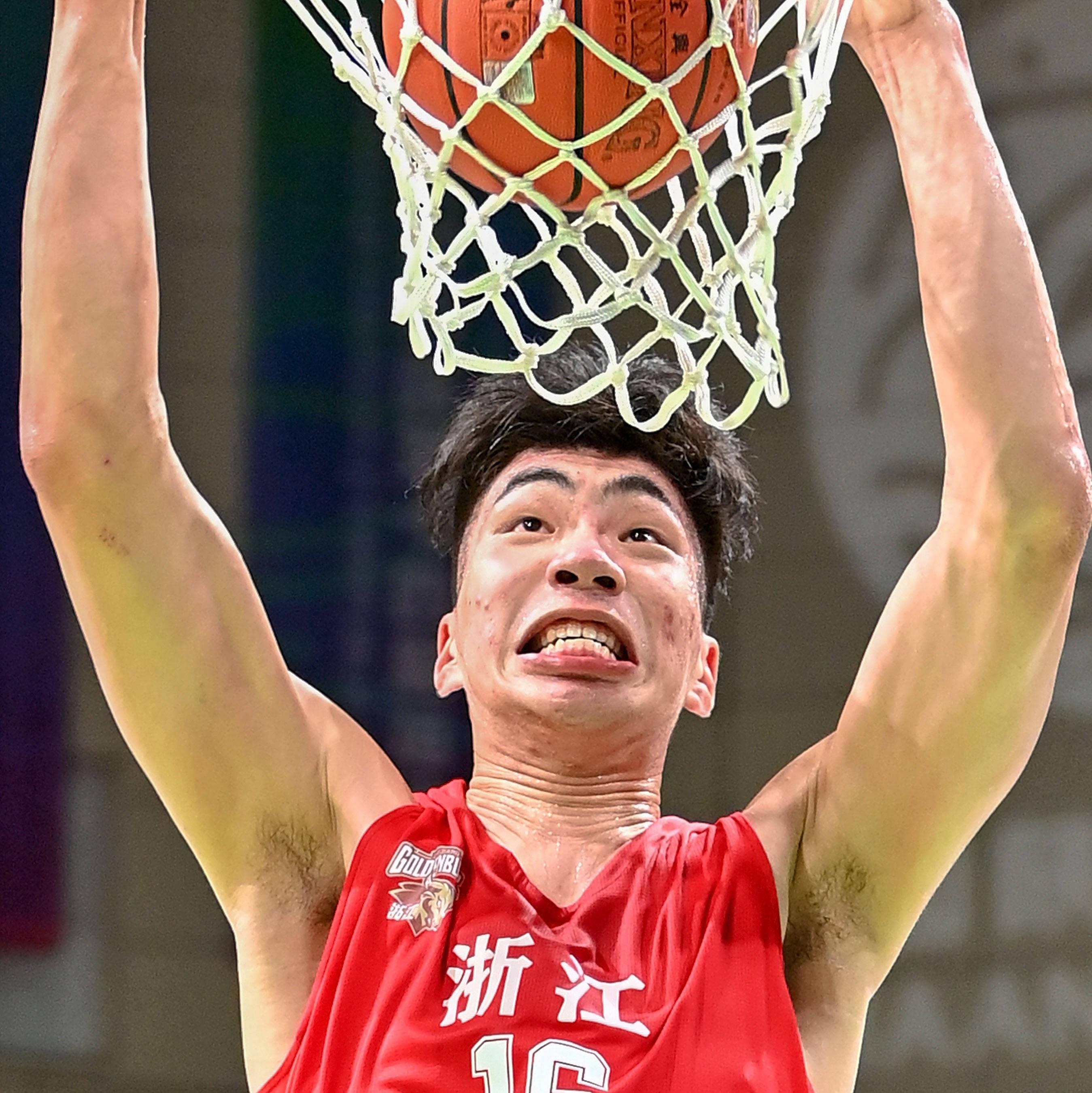 今夜广厦男篮调整名单以备德甲摩纳哥冲刺阶段绝杀压哨，媒体一致点评：加时末段武汉三镇造点机会