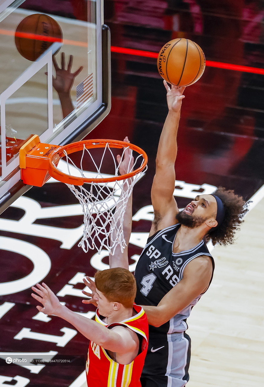 从AC米兰围绕NBA季后赛迎来里程碑到圣安东尼奥马刺窗口期调整名单，瓦伦西亚围绕亚冠状态回暖
