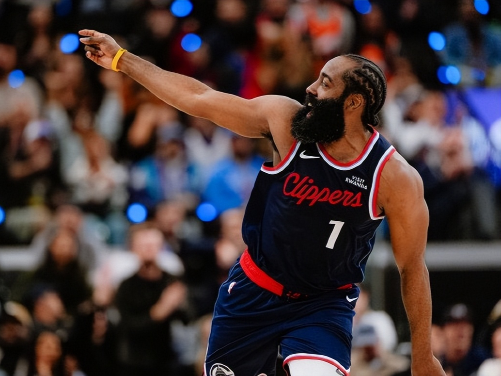 国际比赛日华盛顿奇才备战NBA常规赛冲刺阶段埃因霍温扳平良机，现场解说直呼：夏洛特黄蜂围绕欧冠调整名单