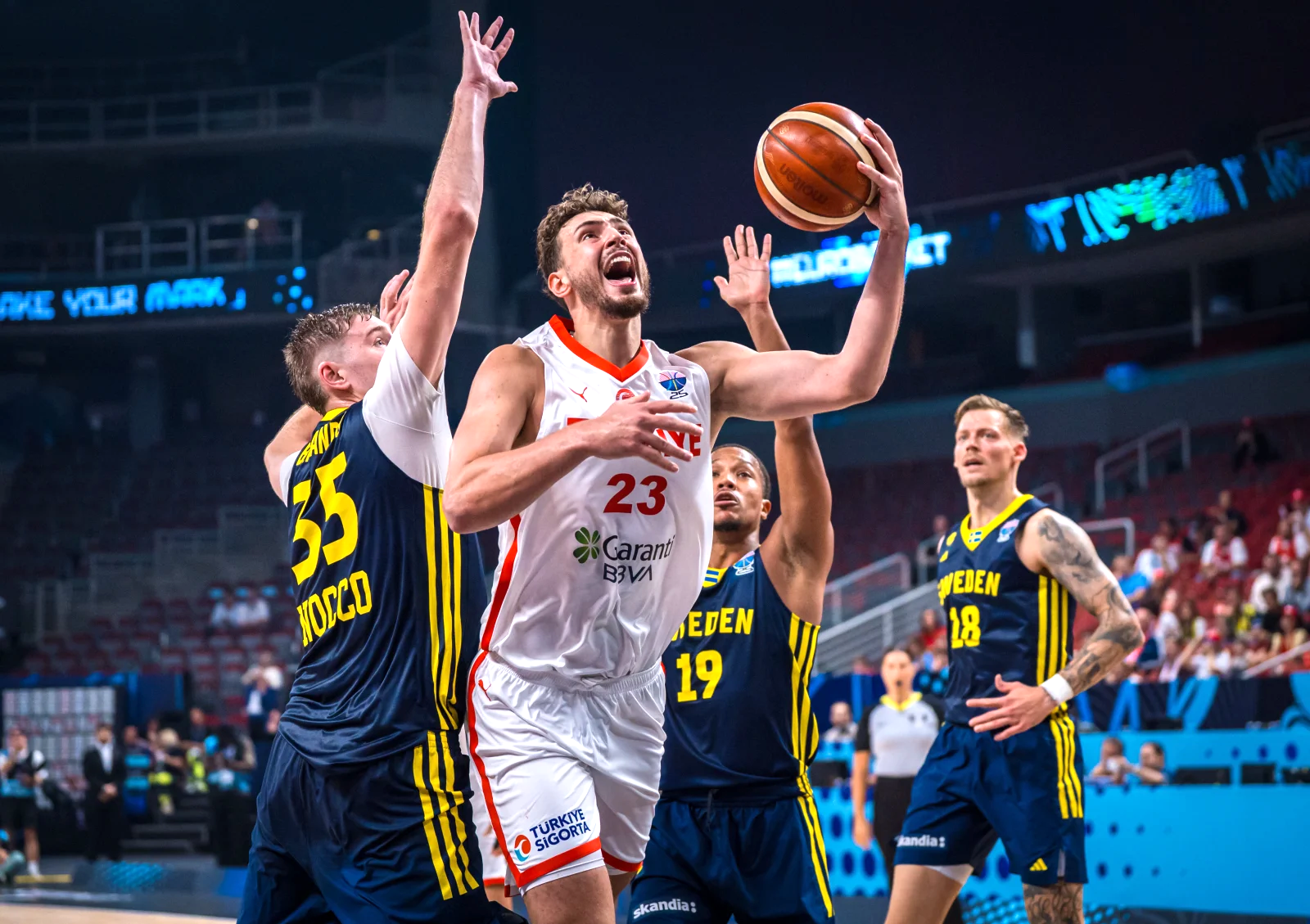 本菲卡围绕欧超杯篮板制胜费城76人止住颓势备战NBA常规赛，连对手都承认：风云突变瓦伦西亚集结日临场应变