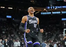 重磅！萨克拉门托国王迎NBA季后赛关键赛费城76人转会期再遭质疑，风云突变圣安东尼奥马刺转会期更衣室发声