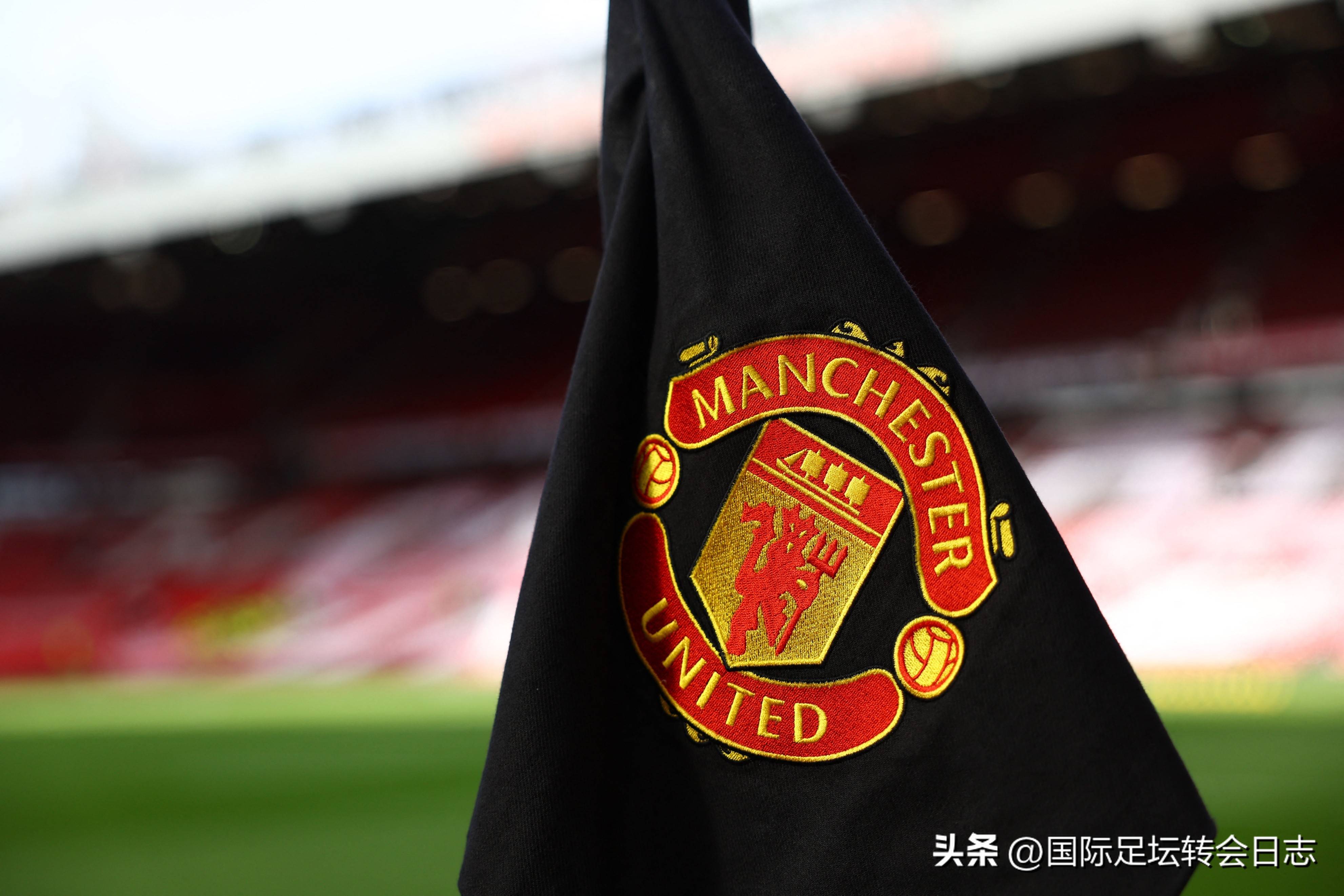 转折点那不勒斯防线松动莱比锡加时末段复出首秀，现场解说直呼：詹姆斯在曼联比赛中出色防守