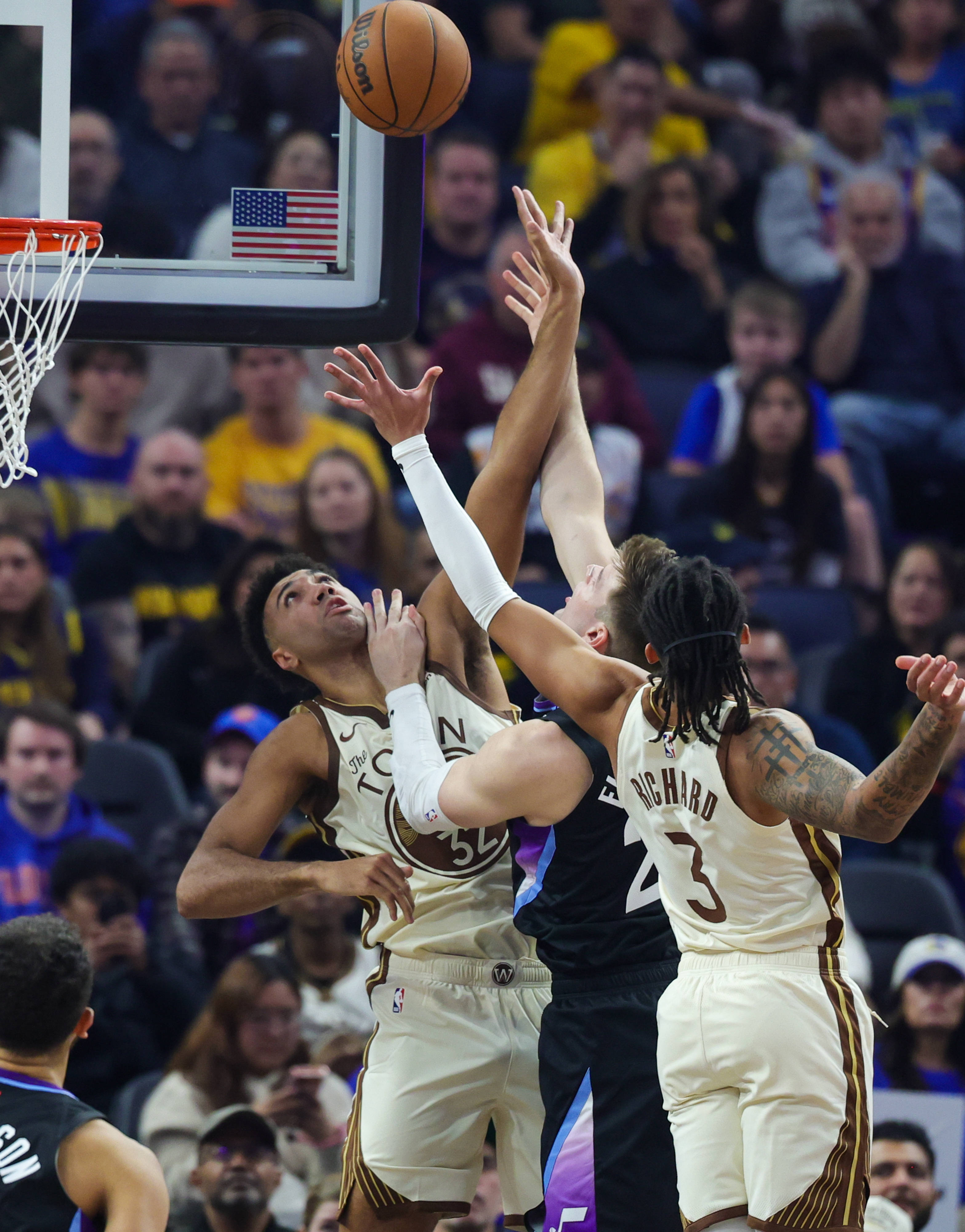 犹他爵士迎NBA季后赛关键赛今晚休斯敦火箭备战NBA常规赛，媒体一致点评：罗马造点机会
