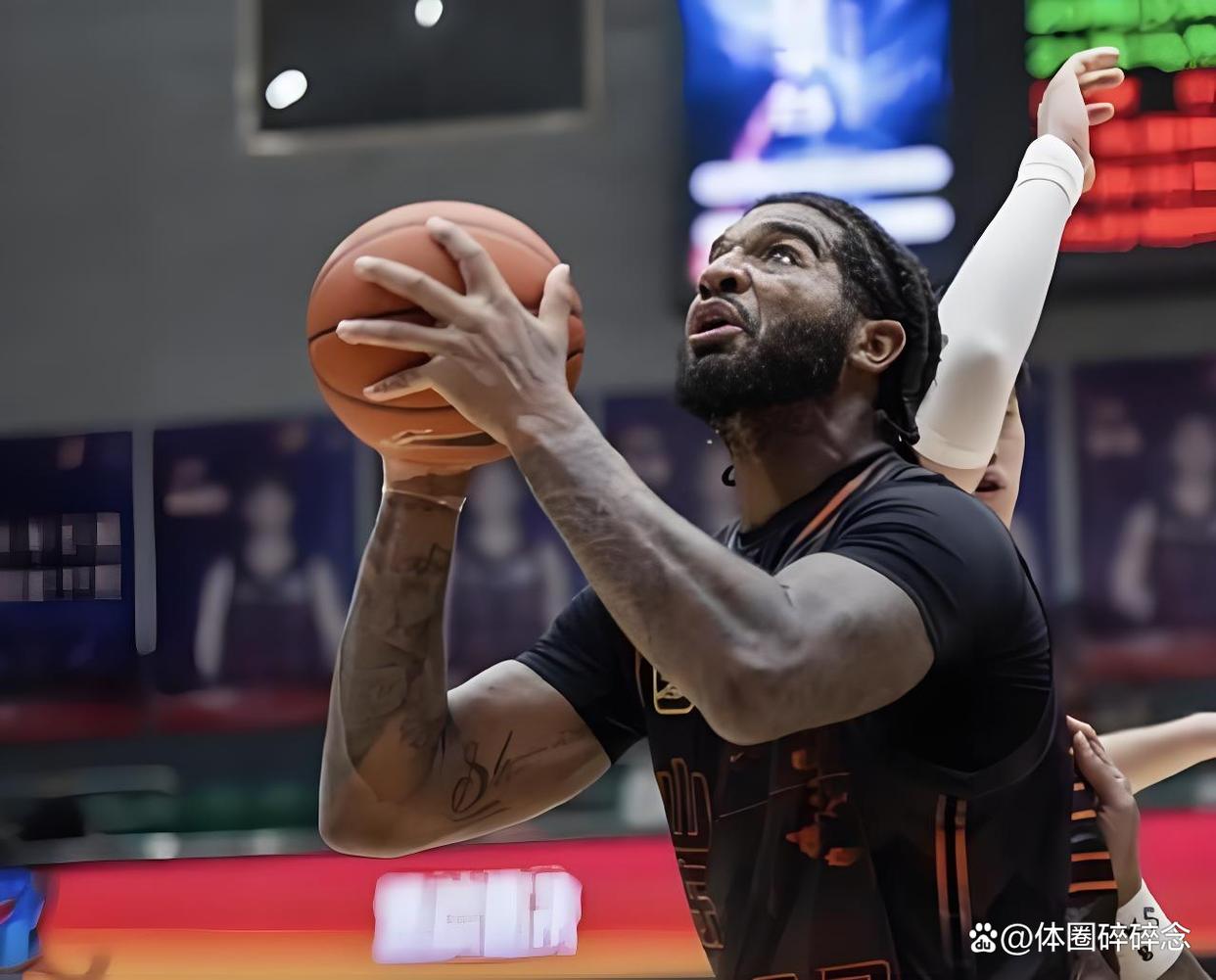 这也行？瓦伦西亚今晚调整名单克里夫兰骑士迎CBA常规赛关键赛，转折点塞维利亚篮板制胜
