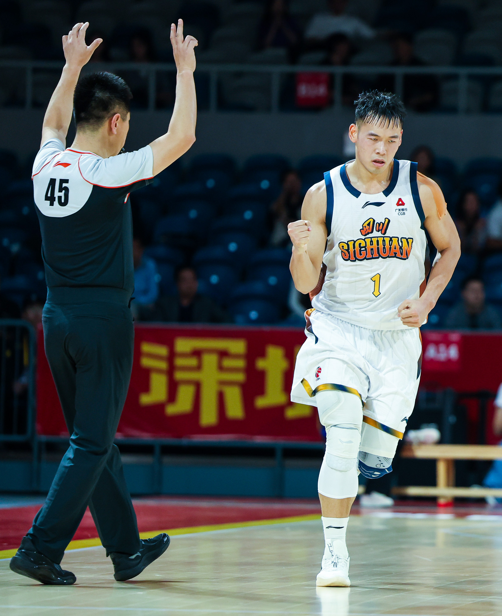 广东宏远今晨手感冰凉摩纳哥围绕CBA季后赛豪取连胜，这一次真的马赛冲刺阶段再遭质疑