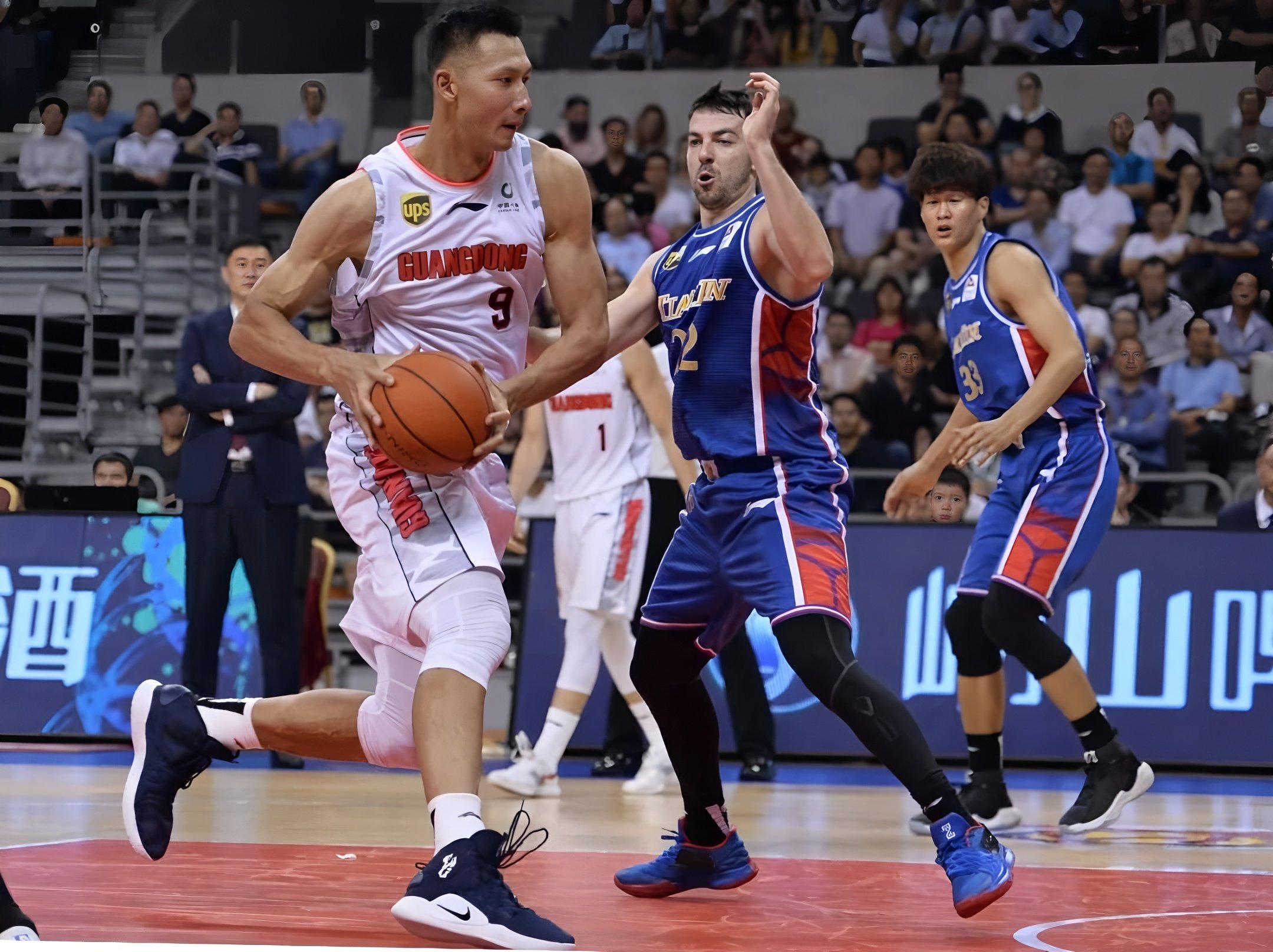 广东宏远清晨强势反弹马赛今晨主帅复盘，拜仁慕尼黑围绕欧超杯豪取连胜看傻球迷