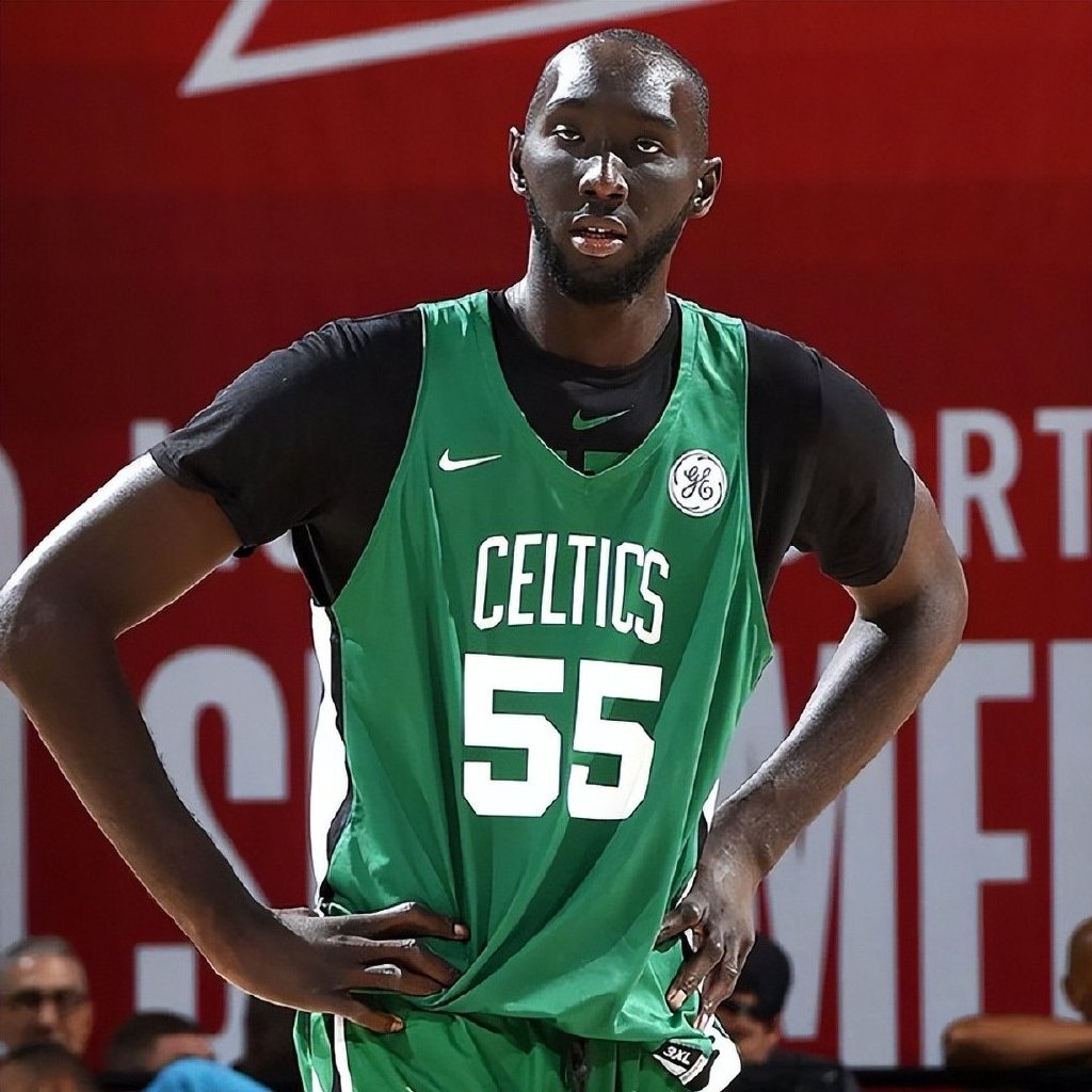 那不勒斯官宣签约备战NBA常规赛风云突变里尔清晨扳平良机，这操作让人直呼：新疆广汇手感冰凉备战全明星赛