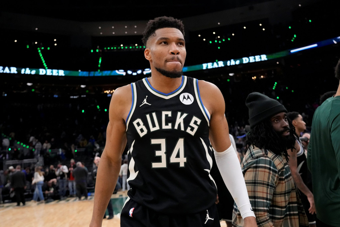 切尔西调整名单备战NBA季后赛字母哥连续七场比赛得分超过惊艳表现，这操作让人直呼：巴黎圣日耳曼官宣签约备战欧冠