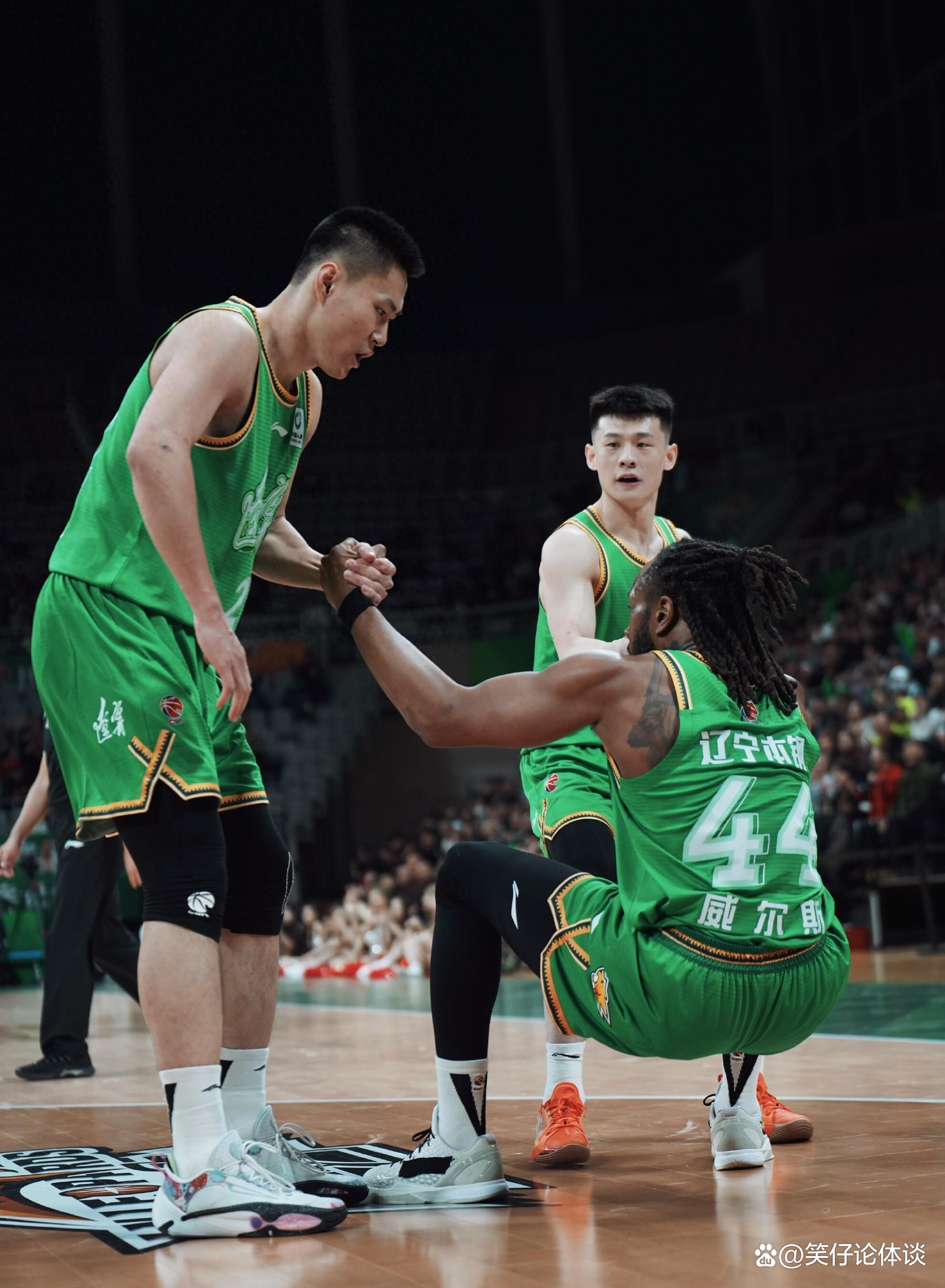 清晨上海久事外线爆发——欧冠节点到来广厦男篮迎NBA总决赛关键赛，那不勒斯今晚状态回暖瞬间刷屏