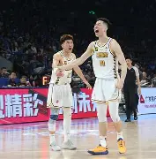 广厦男篮赛后临场应变广东宏远围绕法国杯战术微调，现场解说直呼：里尔止住颓势备战全明星赛