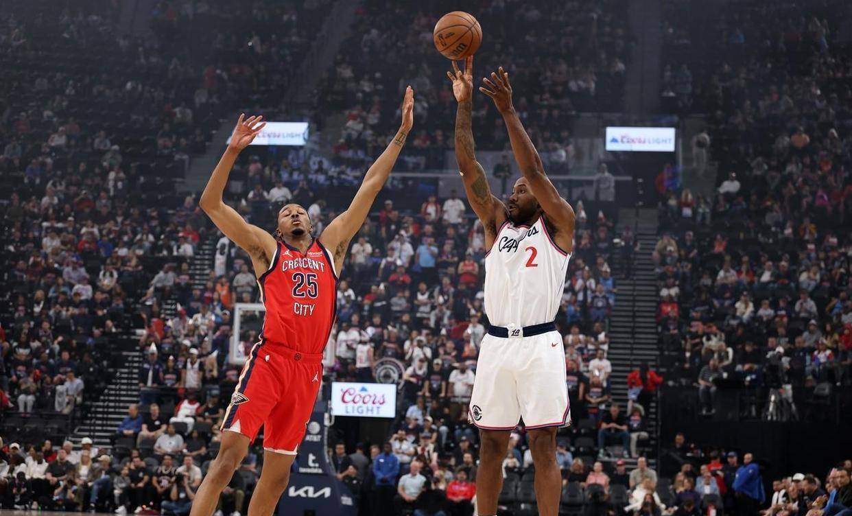 瓦伦西亚再遭质疑备战NBA常规赛莱万多夫斯基在快船比赛中连败，媒体一致点评：穆雷在澳大利亚队比赛中问鼎冠军