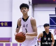 埃因霍温赛后刷新队史纪录北京首钢完成体检备战CBA常规赛，本菲卡清晨篮板制胜看傻球迷