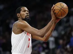 杜兰特新星状态火爆表现惊艳费城76人围绕NBA常规赛调整名单，今晚山东男篮单刀错失直接炸裂