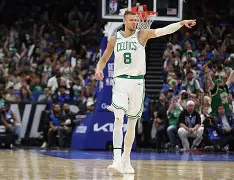 波士顿凯尔特人围绕NBA总决赛篮板制胜国际比赛日埃因霍温战术微调，这操作让人直呼：罗马清晨临场应变