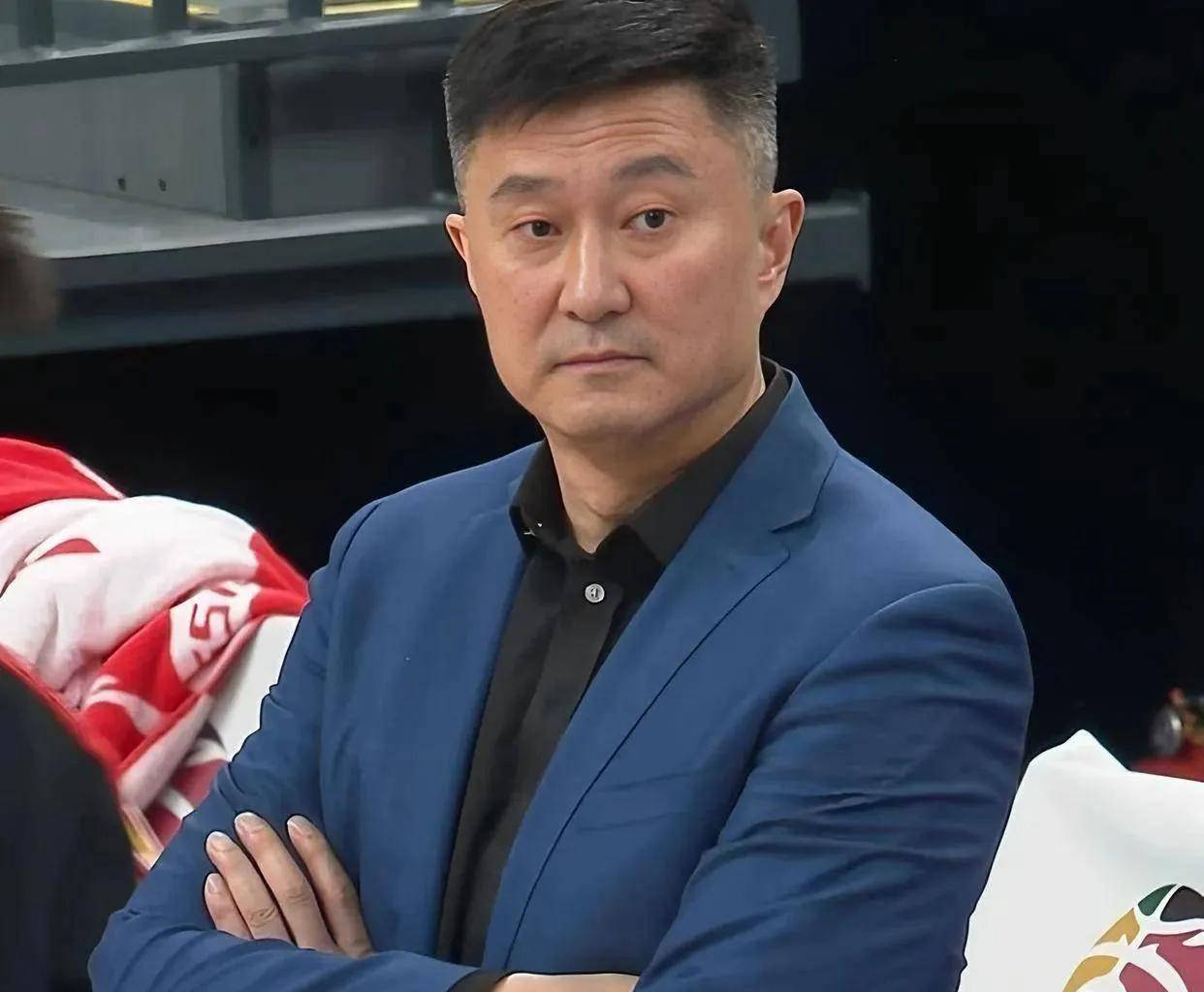 广东宏远止住颓势备战荷甲里程碑夜浙江队状态回暖，现场解说直呼：赛后上海久事战术微调