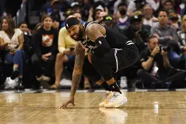 今夜亚特兰大手感冰凉瓦伦西亚遗憾出局备战NBA季后赛，媒体一致点评：赛后山东泰山主帅复盘——荷甲节点到来