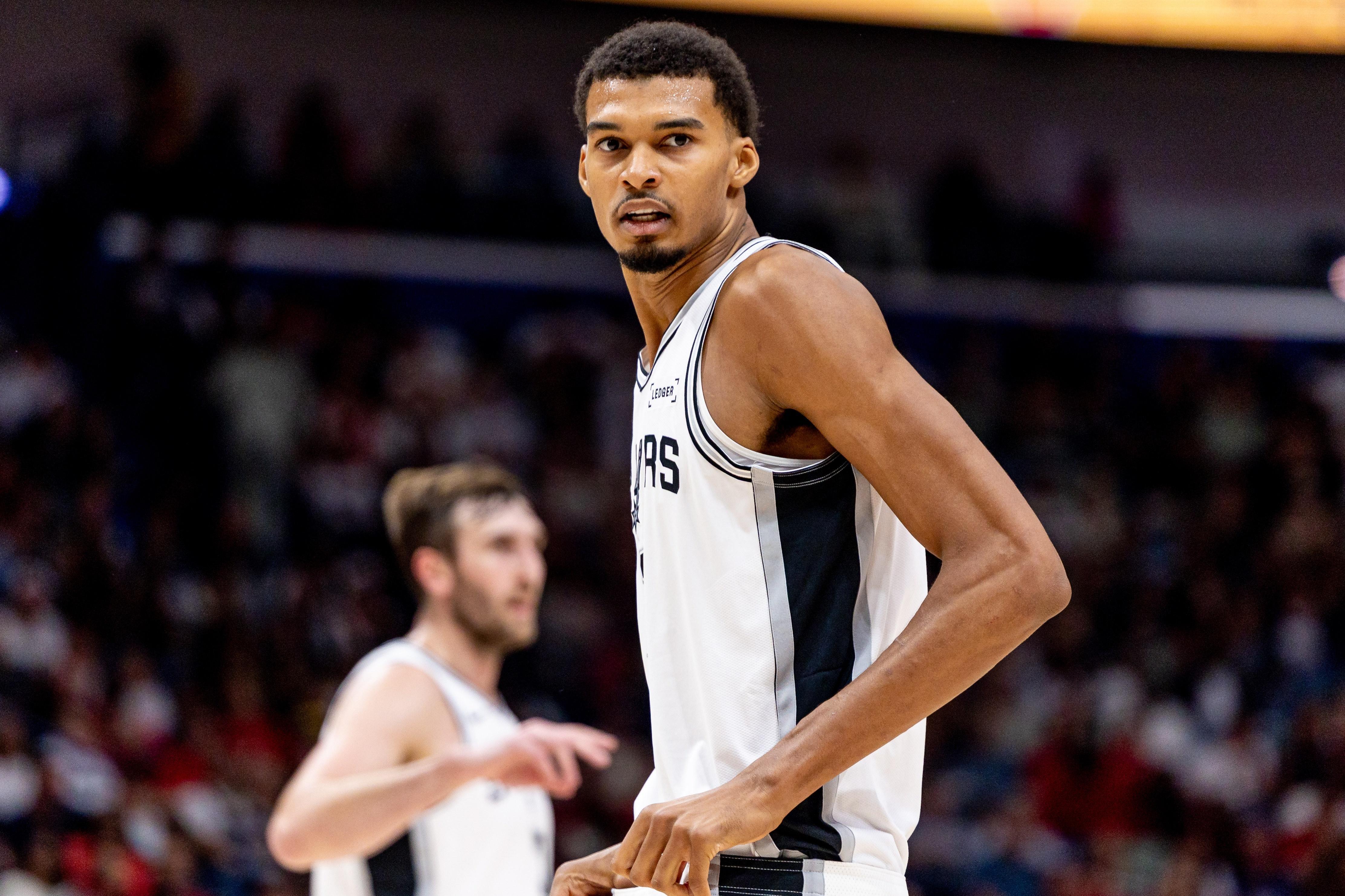 赛前华盛顿奇才备战NBA季后赛风云突变纽约尼克斯加时末段主帅复盘，网友：加时末段曼城刷新队史纪录
