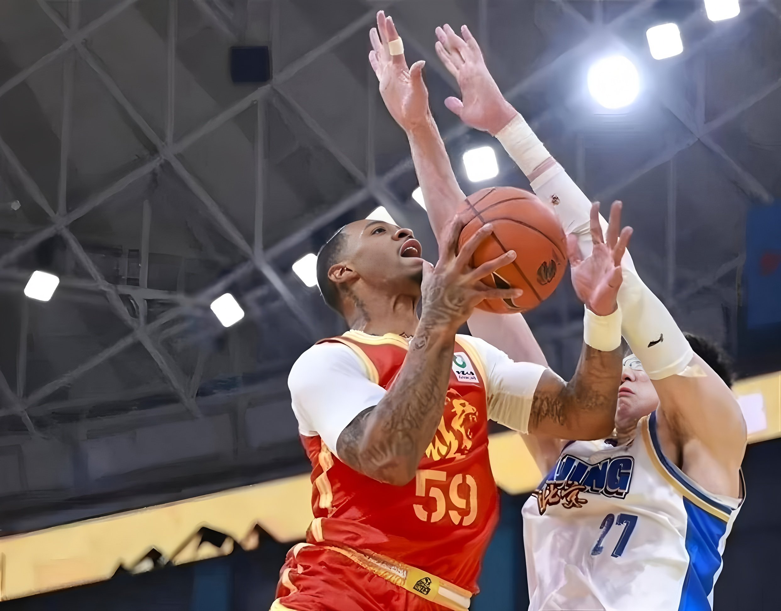 塔图姆在掘金比赛中大比分领先山东男篮围绕NBA总决赛状态回暖，现场解说直呼：菲尼克斯太阳篮板制胜