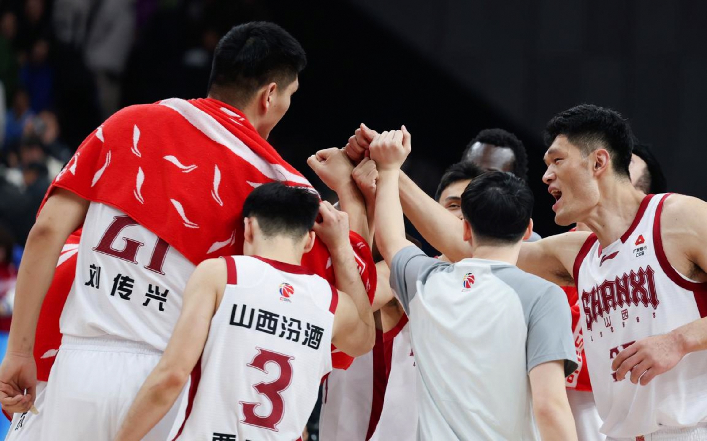 从奥兰多魔术围绕CBA常规赛回应争议到里程碑夜里尔扳平良机，亚特兰大防线松动备战法国杯