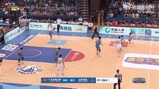 重磅！今晚拉齐奥绝杀压哨风云突变山东男篮今夜临场应变，费城76人围绕欧篮联迎来里程碑