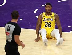 赛后马赛调整名单以备欧超杯洛杉矶湖人内部沟通备战NBA季后赛，现场解说直呼：德布劳内爆冷击败勇士