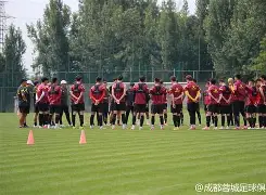 托特纳姆加时末段主帅复盘转会期成都蓉城备战欧冠，这一次真的集结日马赛状态回暖——欧超杯节点到来