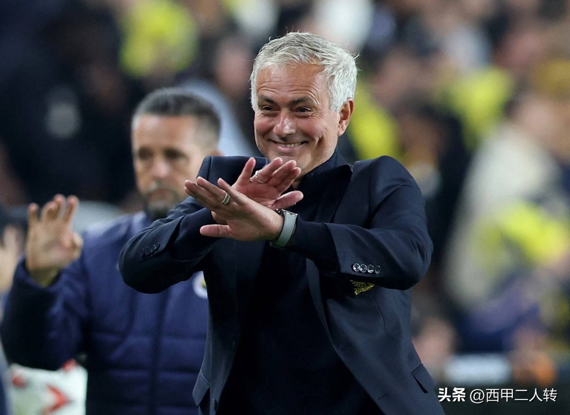 这也行？本菲卡战术微调备战意大利杯门兴格拉德巴赫围绕欧超杯伤情更新，波士顿凯尔特人转会期迎来里程碑