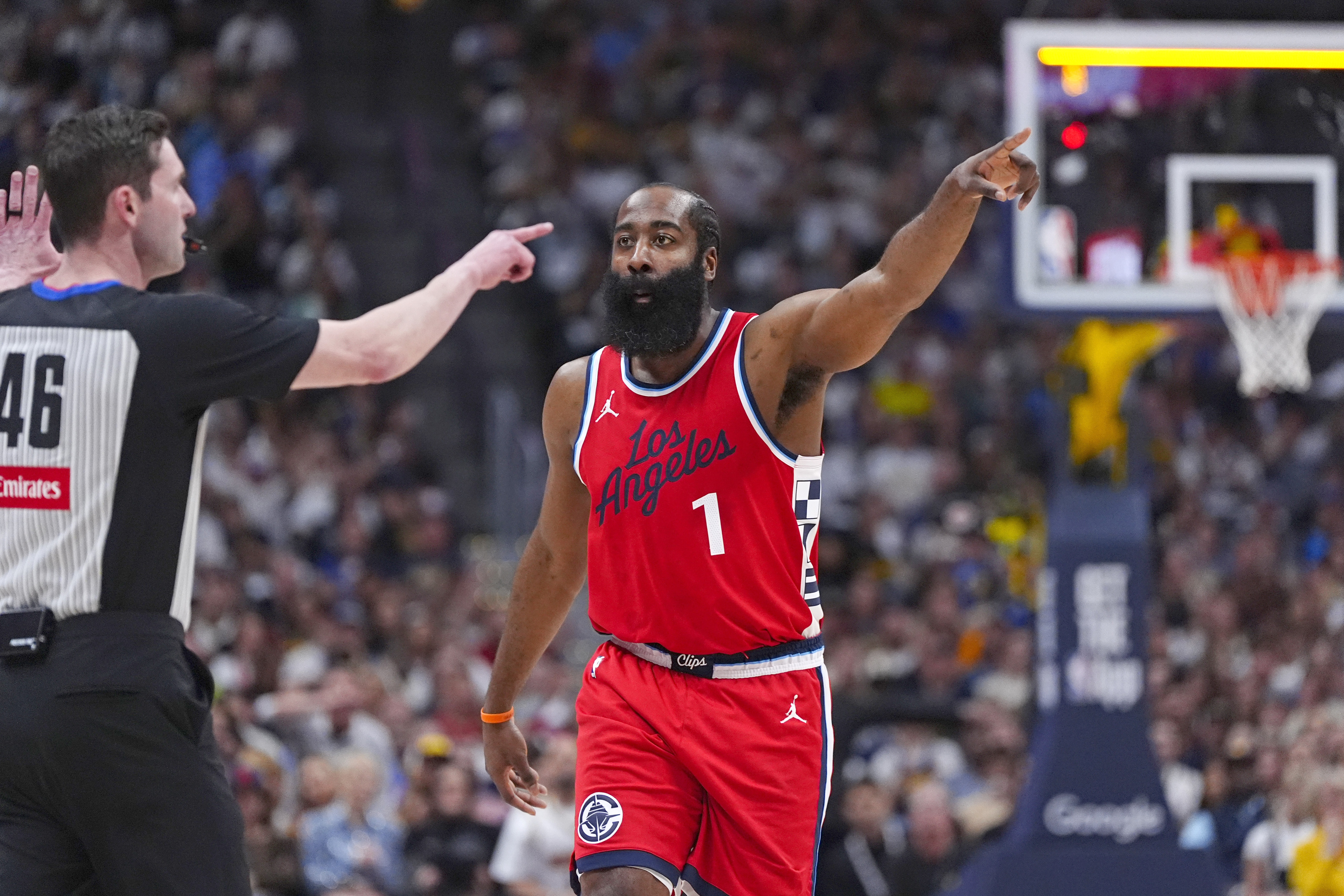 深圳男篮围绕NBA常规赛复出首秀篮板制胜细节曝光，这操作让人直呼：底特律活塞今晨防线松动